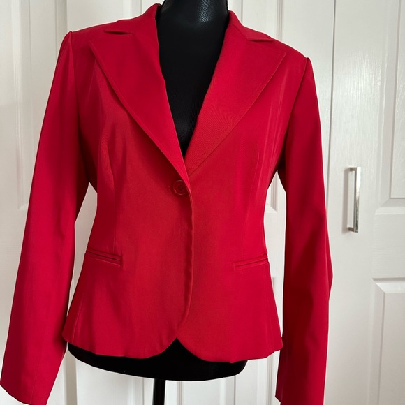 Pillar-box red fully lined jacket. Jax Sport. Size 10. - Picture 2 of 10